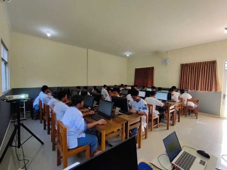 🖥️ MA Al I’tisham Playen Wujudkan Pembelajaran Digital melalui Pembangunan Laboratorium Komputer